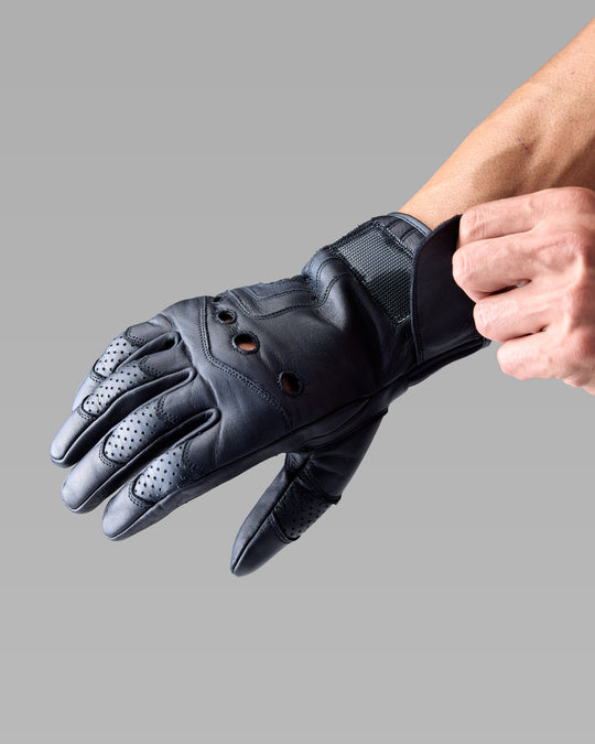 Vanta black leather driving-inspired gloves by Leopardi Apparel